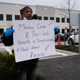 Huelga en Amazon: los trabajadores del almacén de Staten Island se plantan